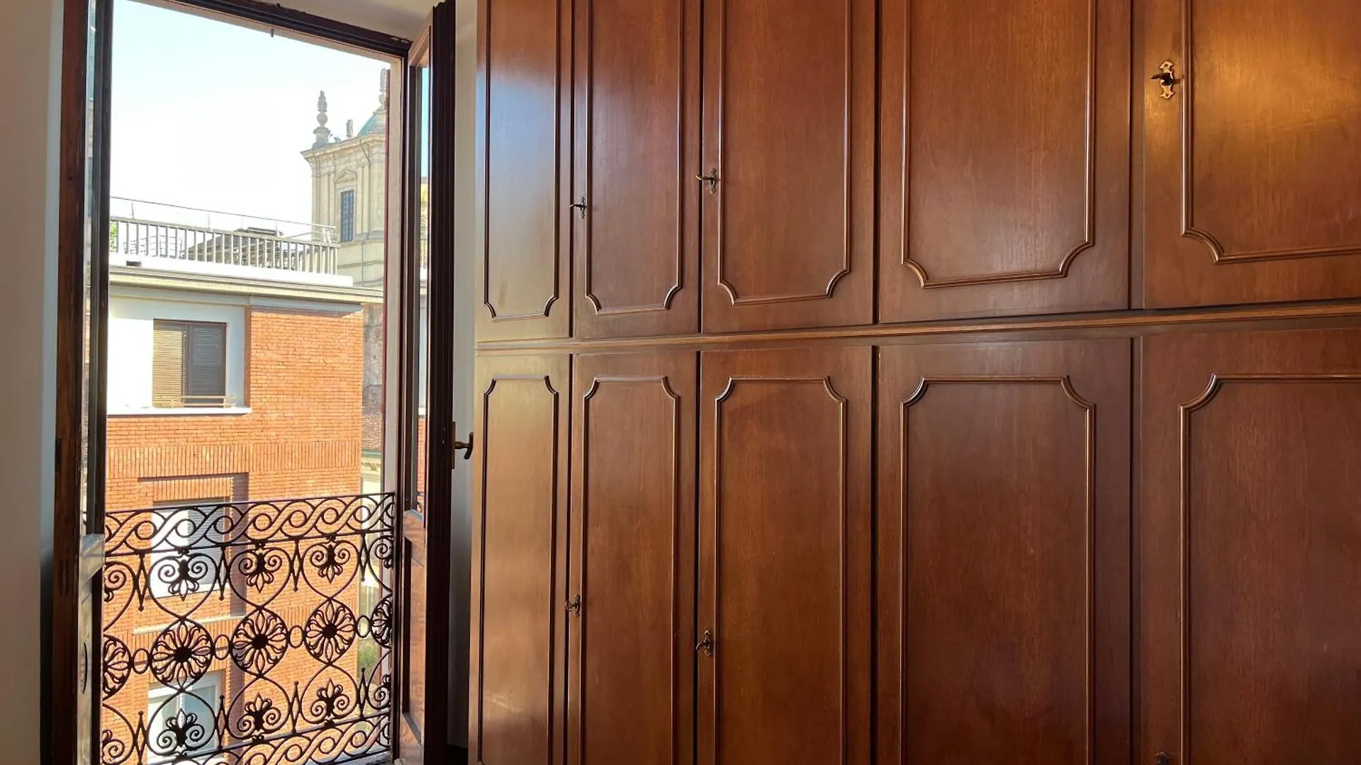 Apartment Centro Storico Alloggio Vista Colonne San Lorenzo Milan Italy