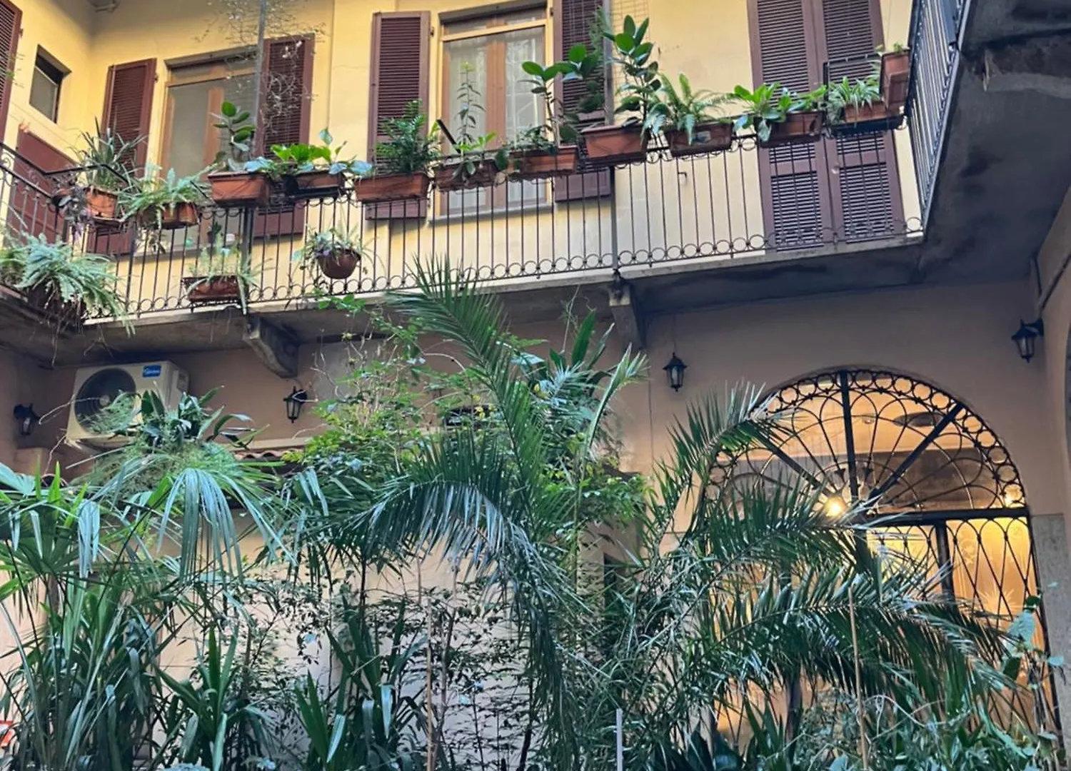 Apartment Centro Storico Alloggio Vista Colonne San Lorenzo Milan